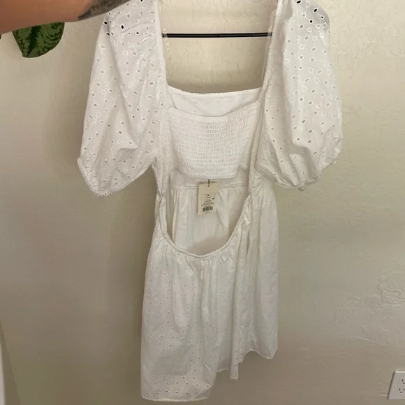 White open back dress - Picture 2 of 5